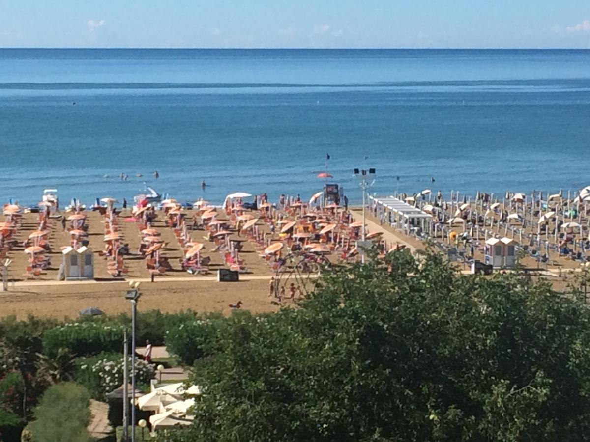 Corso - Appartamenti Bibione Exteriör bild